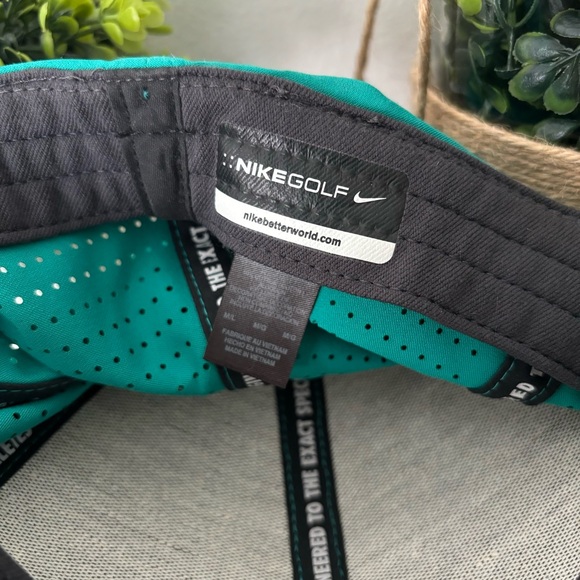 NIKE Golf Classic Dri-Fit Green Turquoise Mesh Fit Fitted sz M/L Mens Hat Cap - Picture 5 of 8